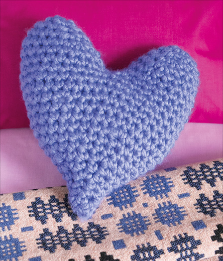 Chunky Heart Pillow to Crochet